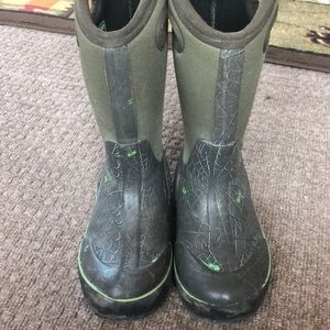 Boys size 13 Bogs winter boots